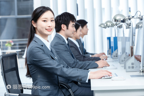 商務(wù)服務(wù) 為商務(wù)人士團(tuán)隊(duì)賦能，驅(qū)動(dòng)企業(yè)卓越運(yùn)營(yíng)
